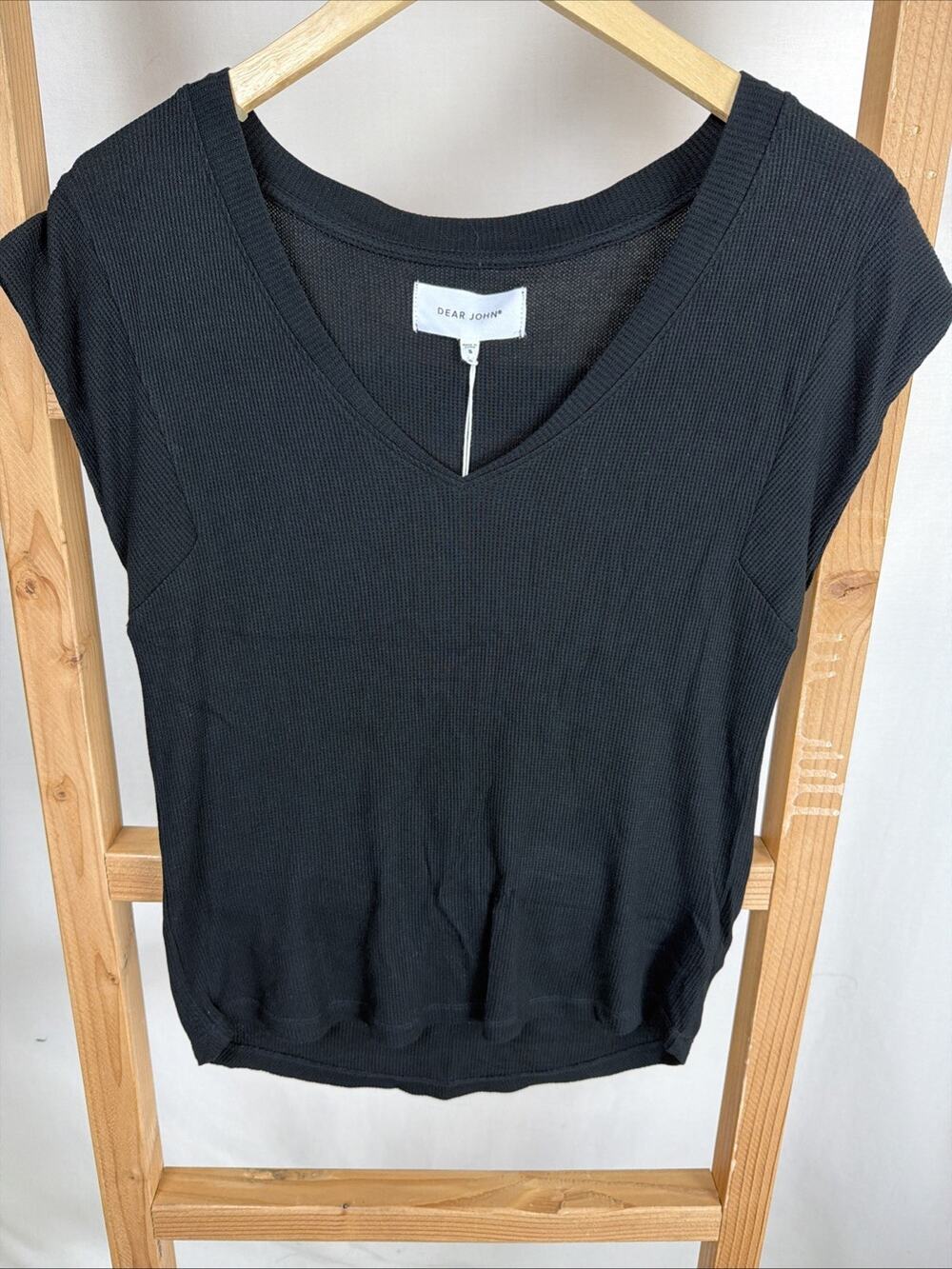 NWT Dear John URI Black V Neck Ribbed Capped Sleeves High Low Top #1102 Size SM